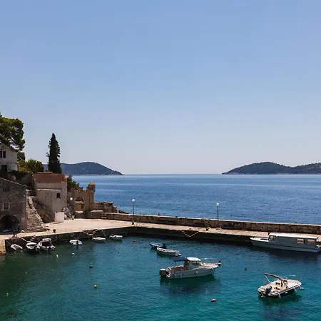 Pod Nespolom Trsteno