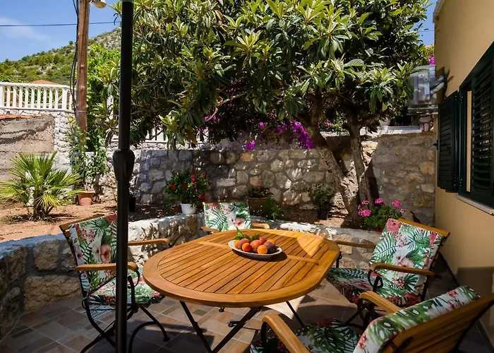 Pod Nespolom Apartment