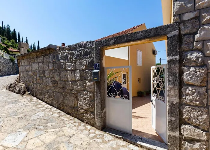 Pod Nespolom Apartment